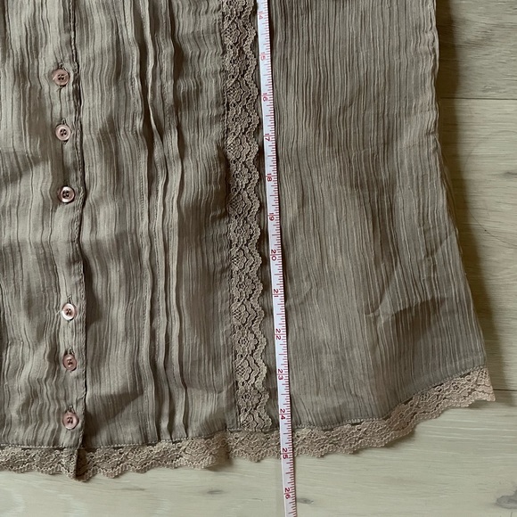 Charlotte Russe Taupe Sheer Top With Laced Details - Picture 4 of 6